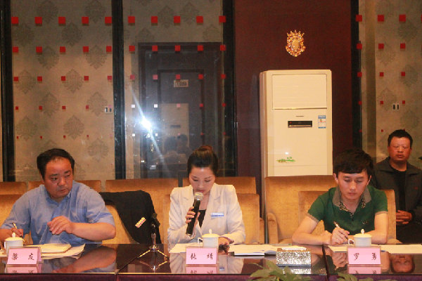 1540632755256172.jpg 4 福利大酒店总经理张靖在发言.jpg