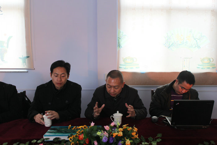 1540634350670143.jpg 1 冯世斌董事长在召开研讨会_副本.jpg