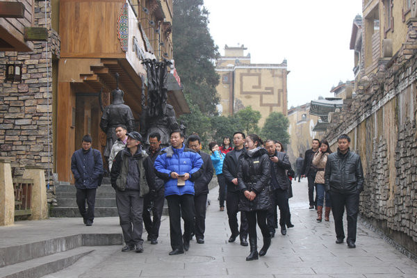 1540635489295808.jpg 3 专家检查组一行来到水磨羌城.jpg