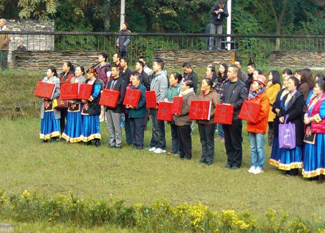 1540635917125423.jpg 2 喜迎十八大.jpg